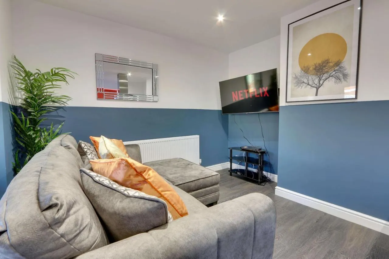 #Upmarket, Exceptional 4 Bed House, With Free Parking, Close To Amenities And Supermarkets Sheffield Holiday home