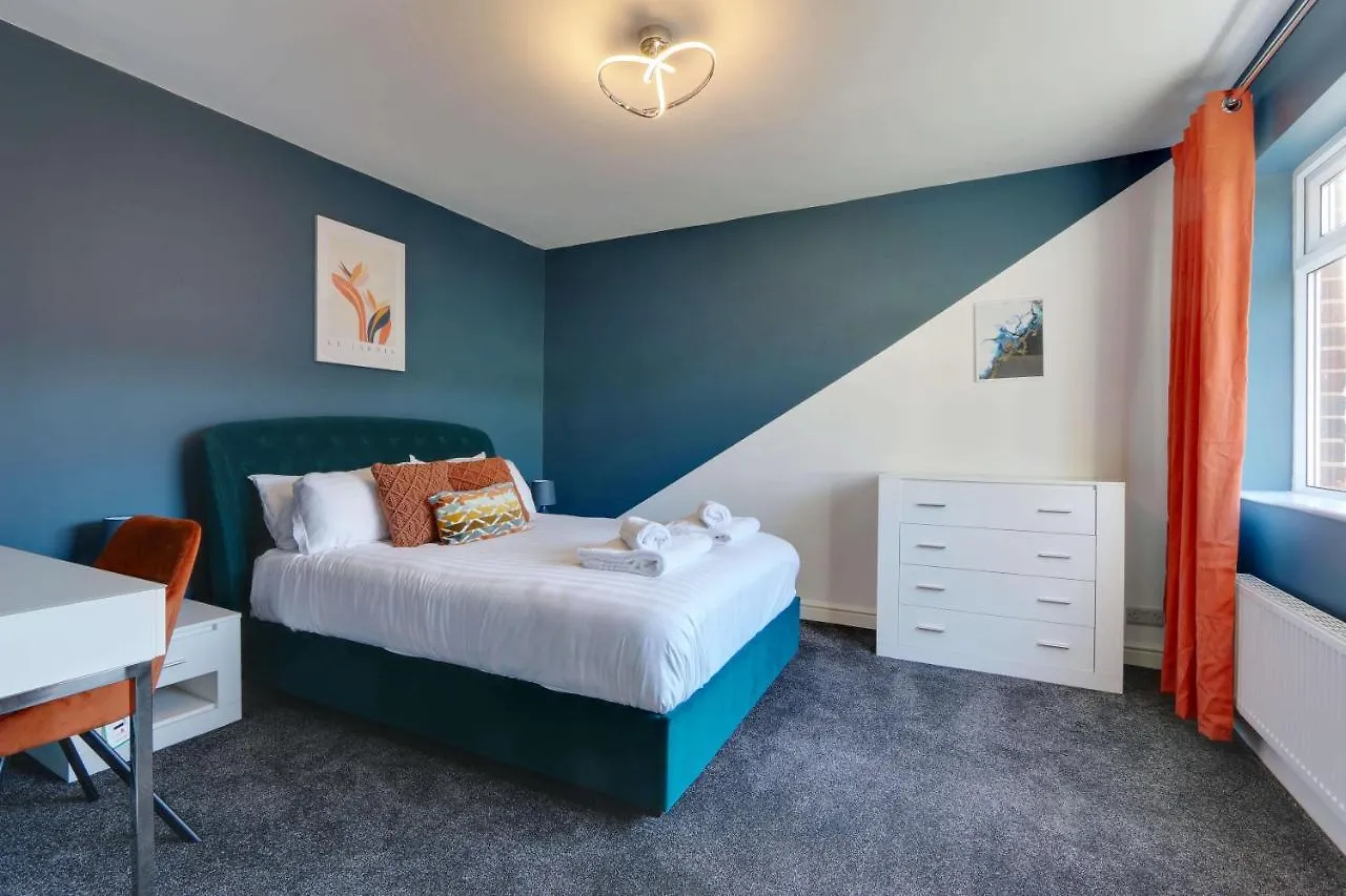#Upmarket, Exceptional 4 Bed House, With Free Parking, Close To Amenities And Supermarkets Sheffield