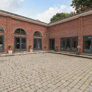 https://the-annex.tophotelsbath.com