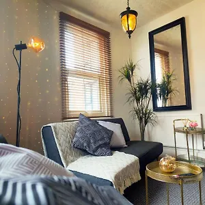 Elite Living - Centre Accommodates Up To 4 Apartment